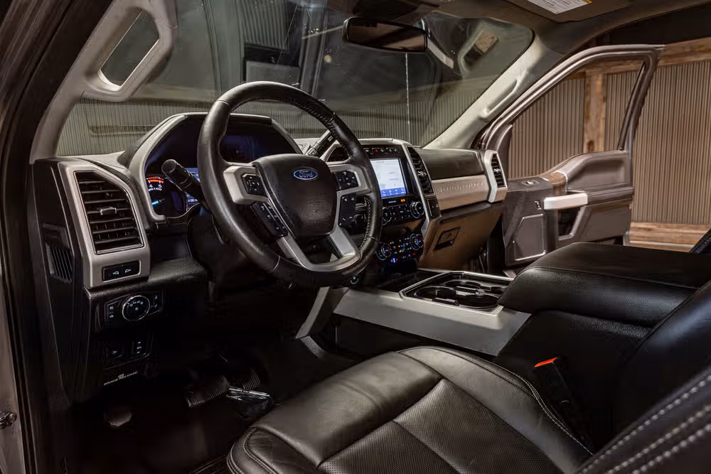 2020 Ford F-250 Super Duty Lariat Crew Cab Image 12