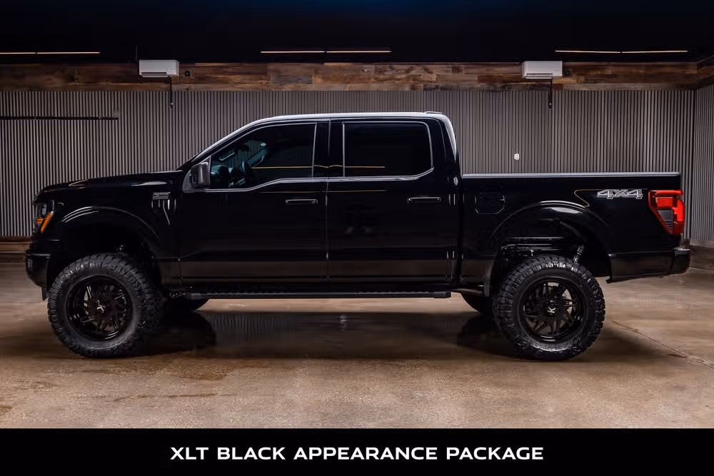 2026 Ford F-150 XLT SuperCrew Image 6