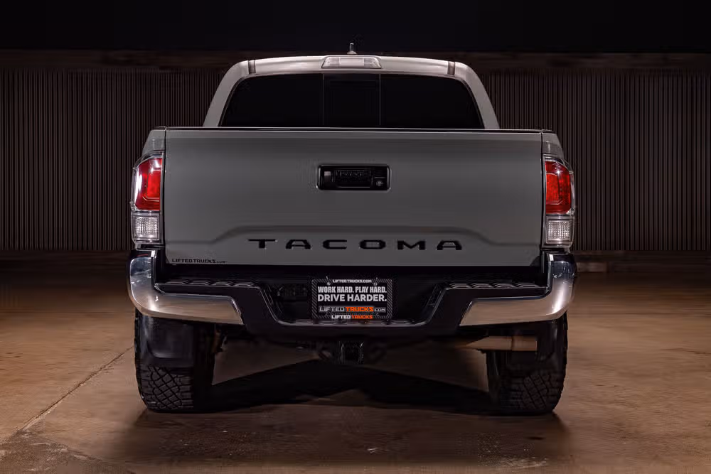 2023 Toyota Tacoma TRD Off-Road Double Cab Image 7