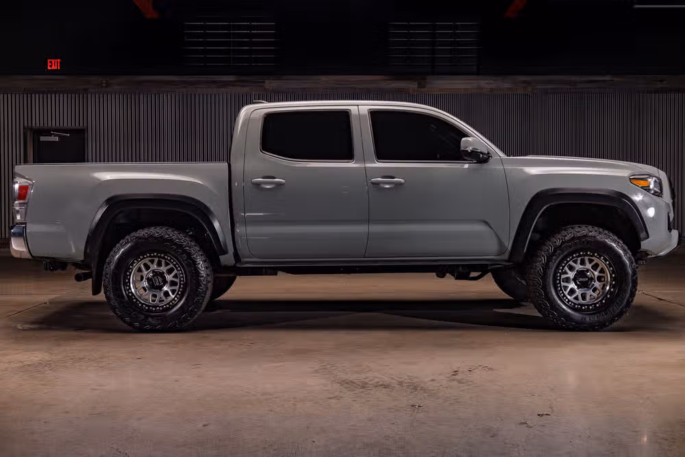 2023 Toyota Tacoma TRD Off-Road Double Cab Image 10