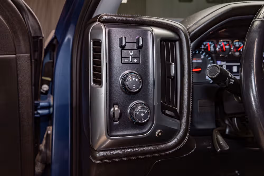 2019 Chevrolet Silverado 2500HD LTZ Crew Cab Image 21