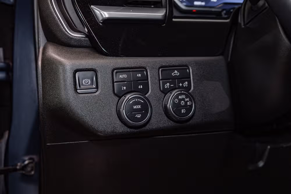 2022 Chevrolet Silverado 1500 RST Crew Cab Image 16