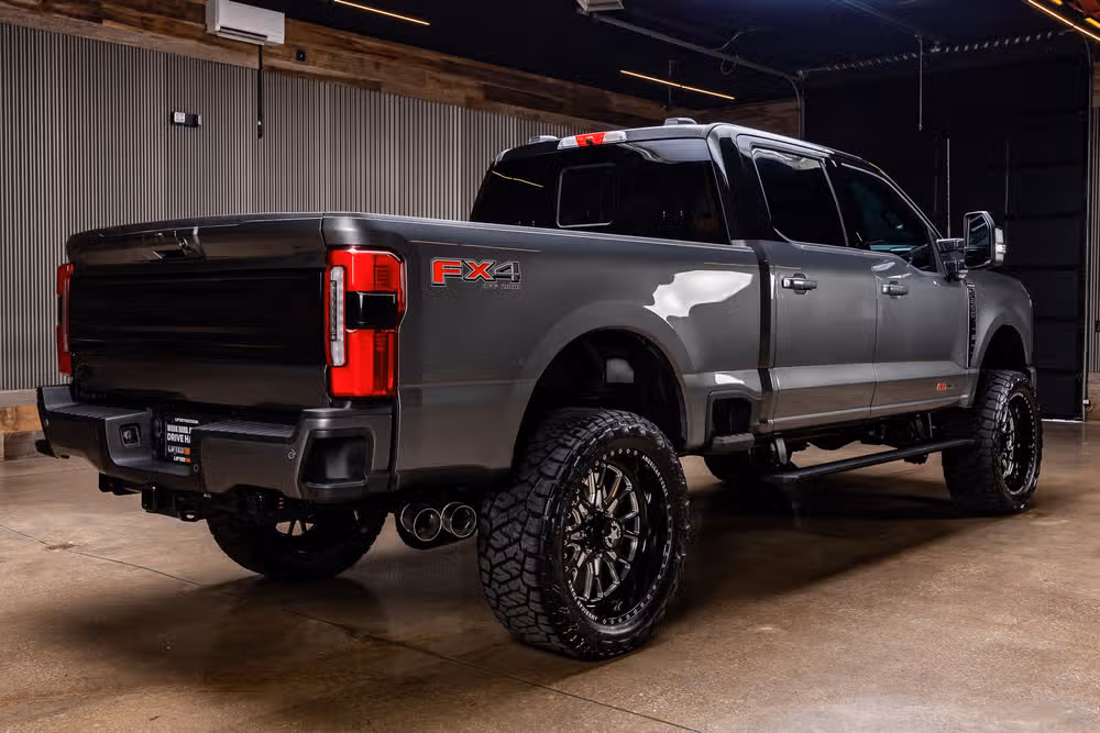 2026 Ford F-250 Super Duty Platinum Crew Cab Image 10