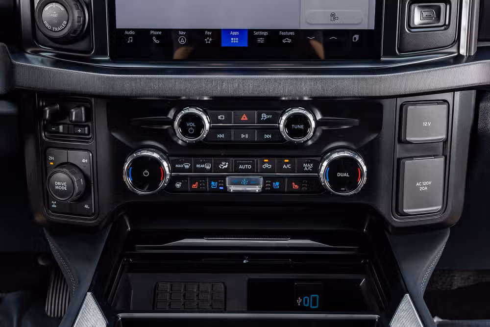 2026 Ford F-250 Super Duty Platinum Crew Cab Image 28
