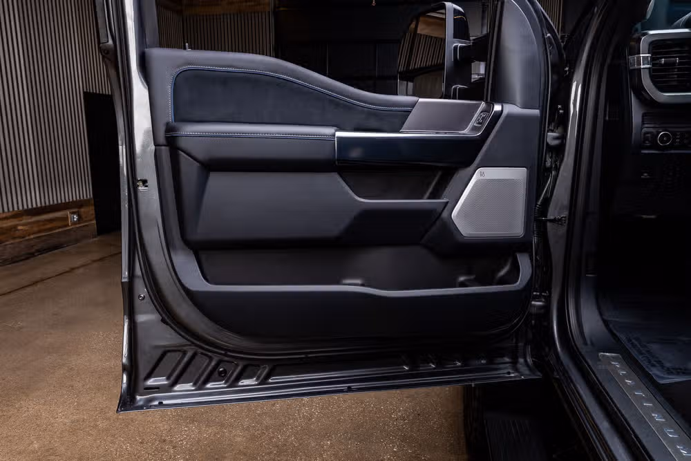 2026 Ford F-250 Super Duty Platinum Crew Cab Image 38