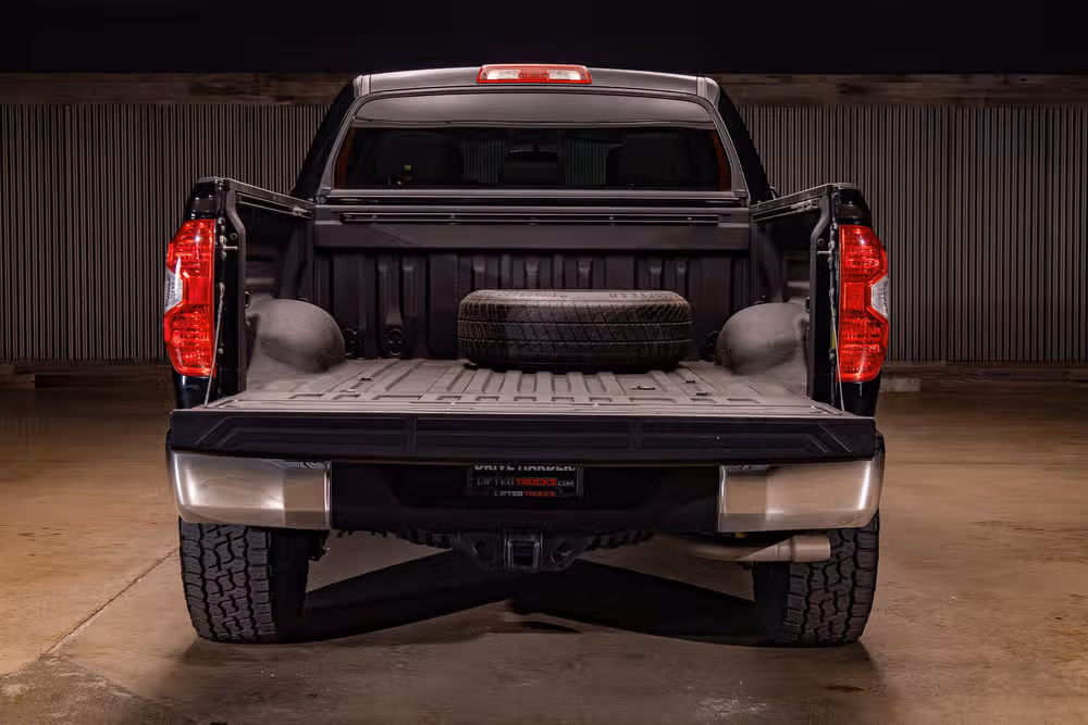 2017 Toyota Tundra SR5 CrewMax Image 8