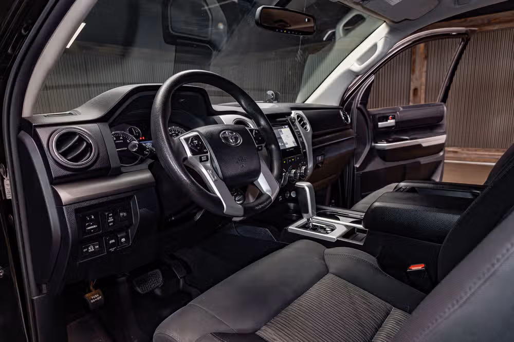 2017 Toyota Tundra SR5 CrewMax Image 12