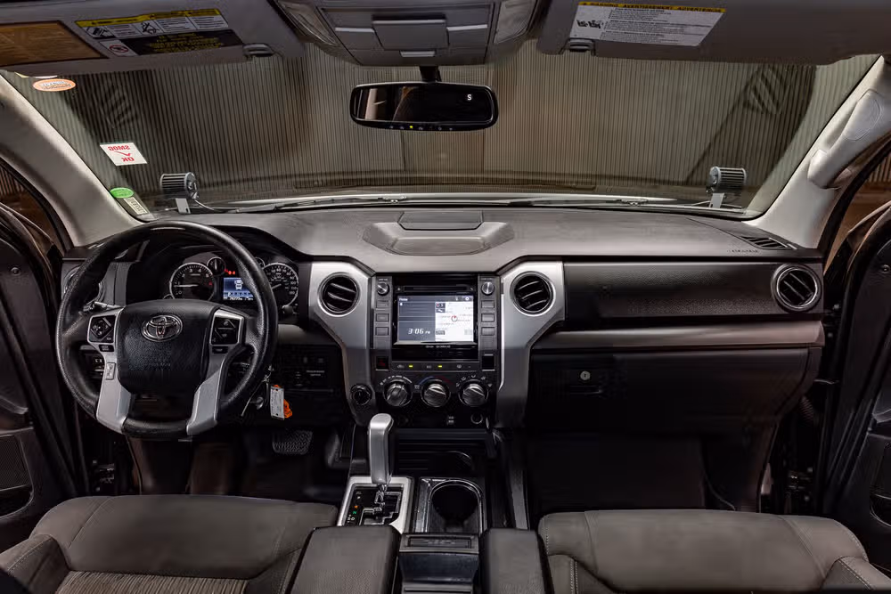 2017 Toyota Tundra SR5 CrewMax Image 15