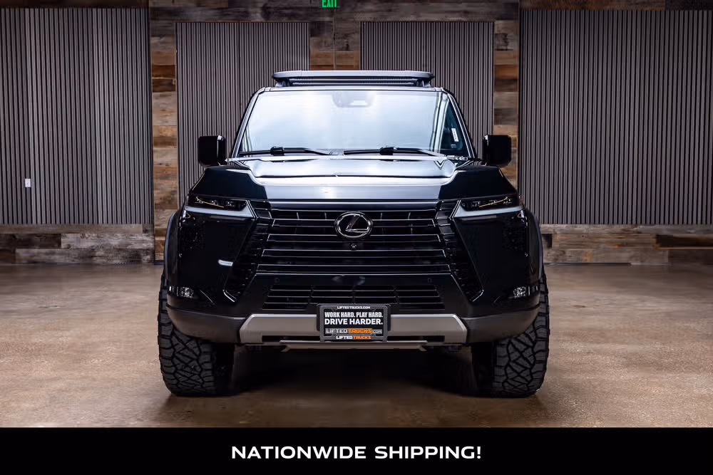 2024 Lexus GX 550 Overtrail+ Image 4