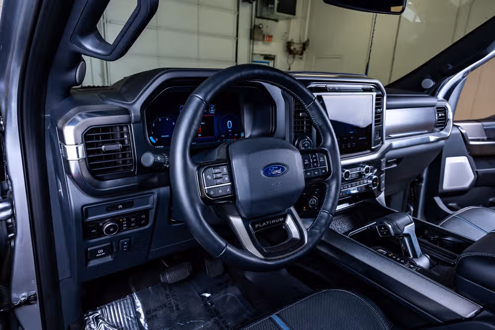 2025 Ford F-150 Platinum SuperCrew Image 17