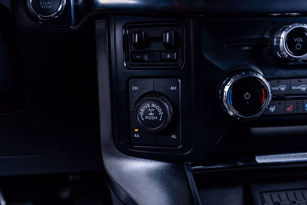 2025 Ford F-150 Platinum SuperCrew Image 24