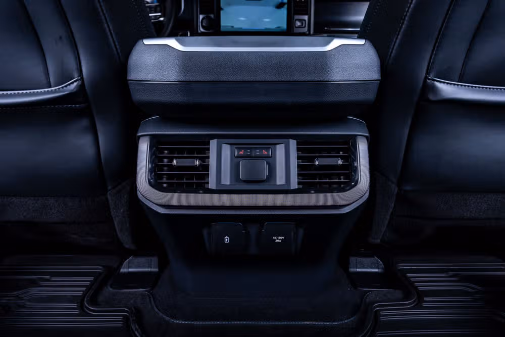 2025 Ford F-150 Platinum SuperCrew Image 35
