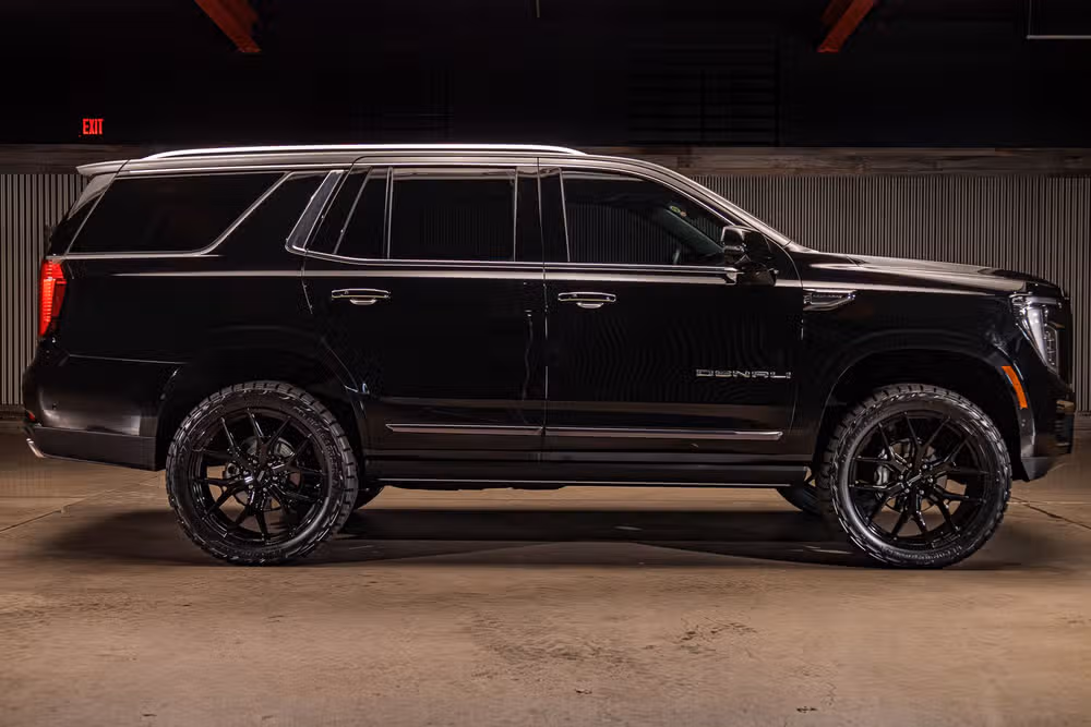 2026 GMC Yukon Denali Ultimate Image 11