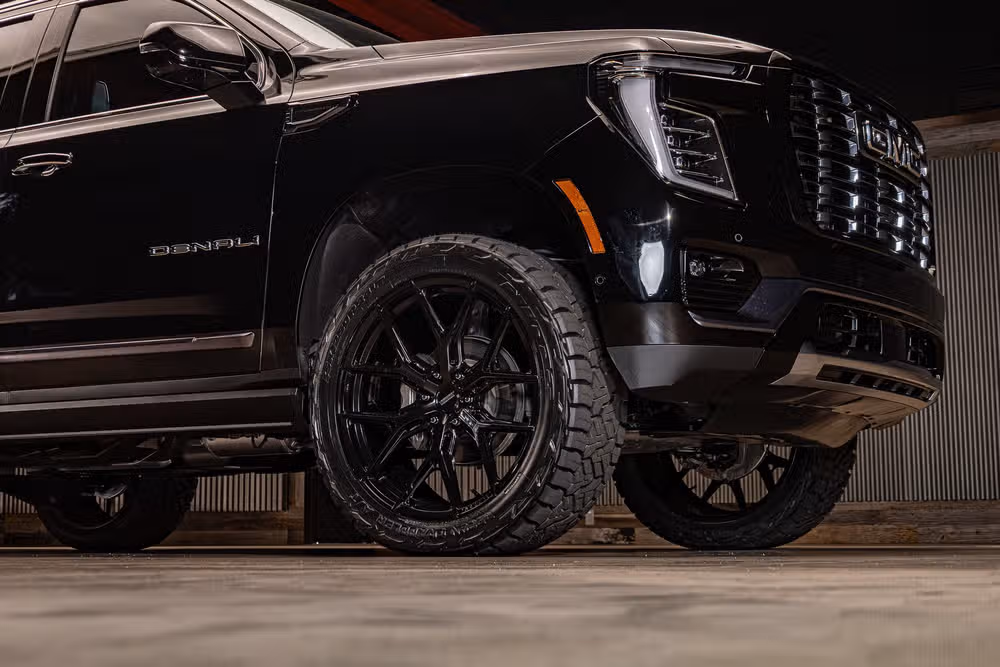 2026 GMC Yukon Denali Ultimate Image 12
