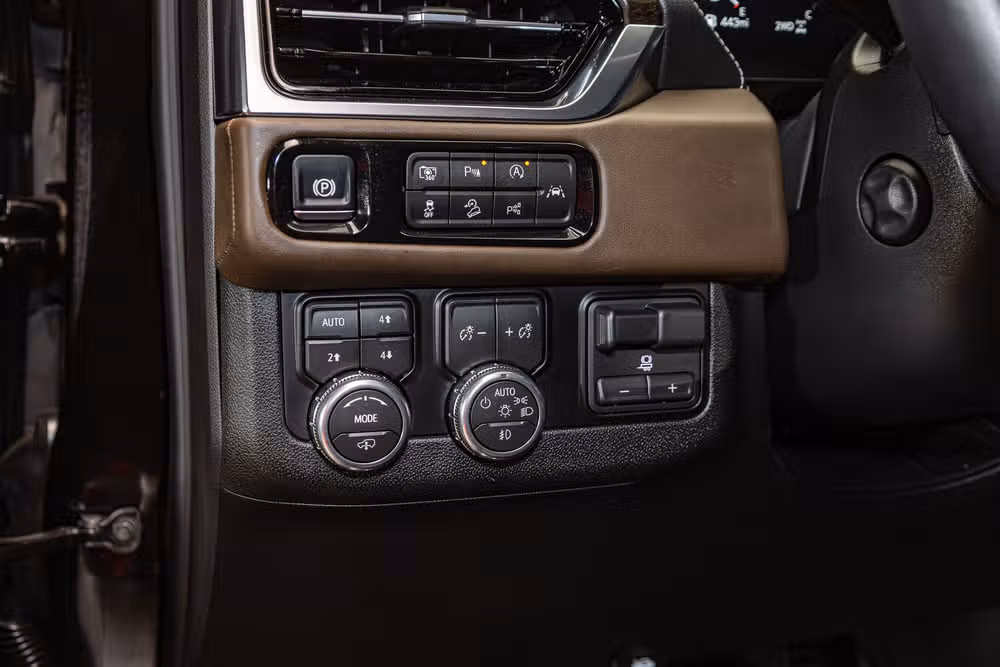 2026 GMC Yukon Denali Ultimate Image 17