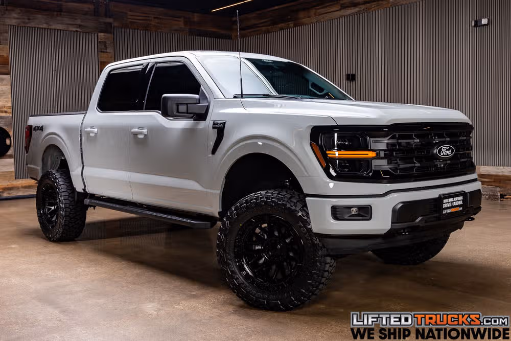 2026 Ford F-150 XLT SuperCrew Image 1