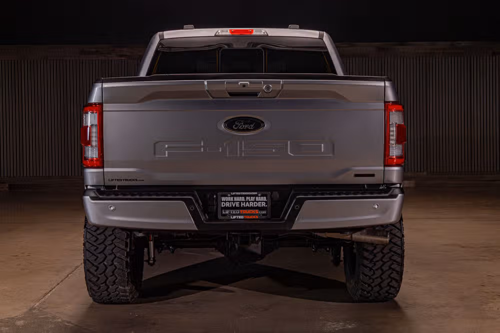 2023 Ford F-150 Lariat SuperCrew Image 8