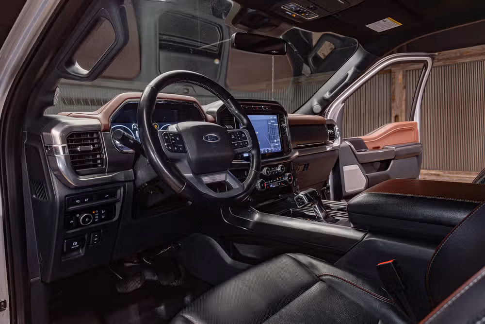 2023 Ford F-150 Lariat SuperCrew Image 12