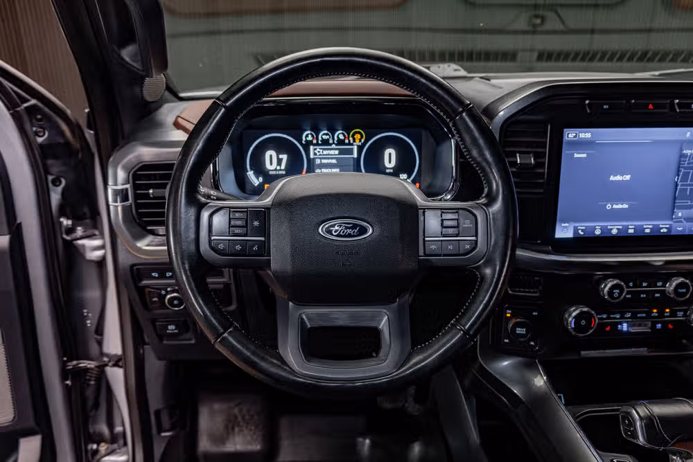 2023 Ford F-150 Lariat SuperCrew Image 13