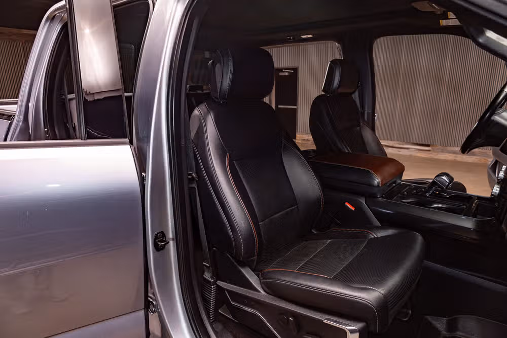 2023 Ford F-150 Lariat SuperCrew Image 27
