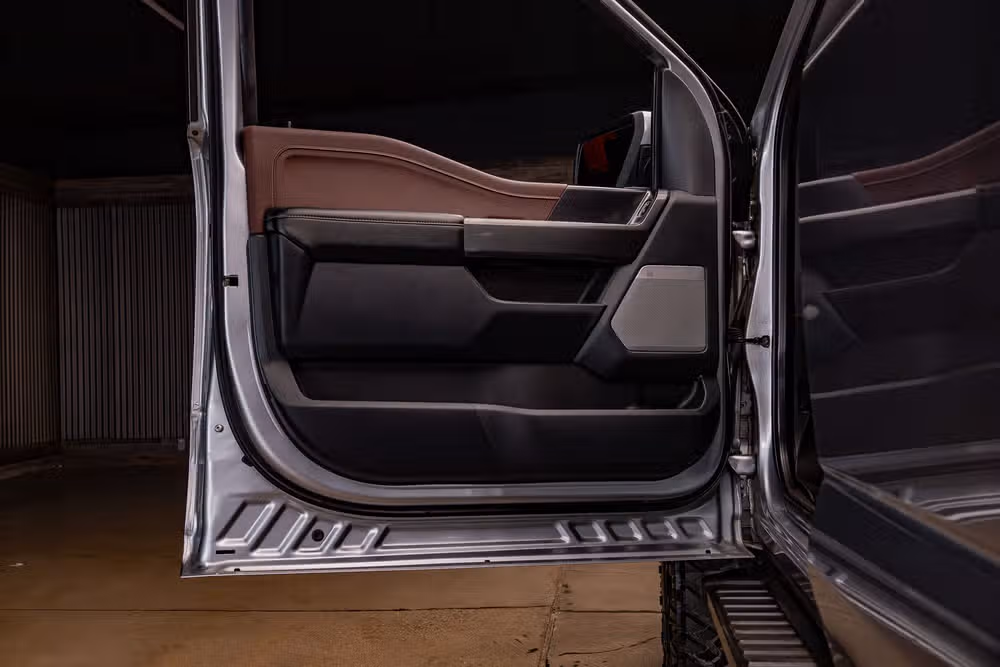 2023 Ford F-150 Lariat SuperCrew Image 29