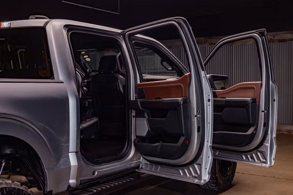 2023 Ford F-150 Lariat SuperCrew Image 30