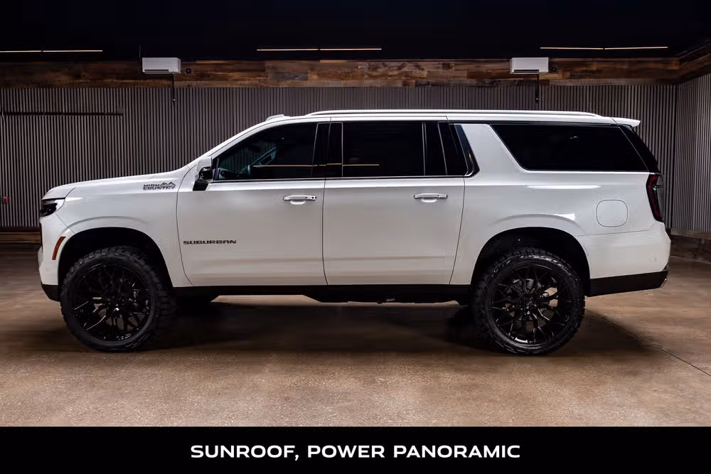 2025 Chevrolet Suburban High Country Image 6
