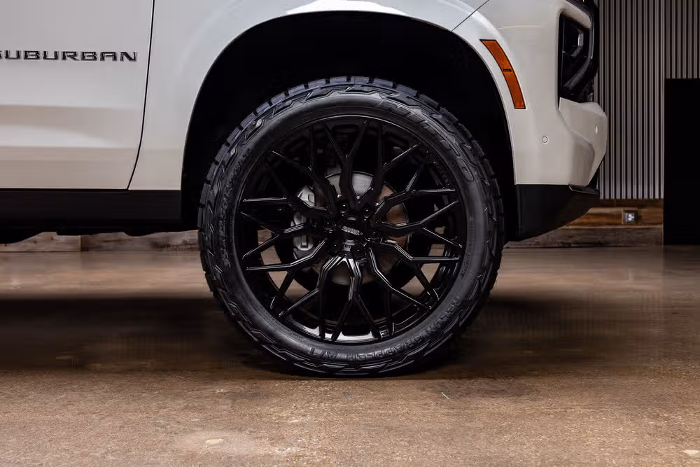 2025 Chevrolet Suburban High Country Image 12