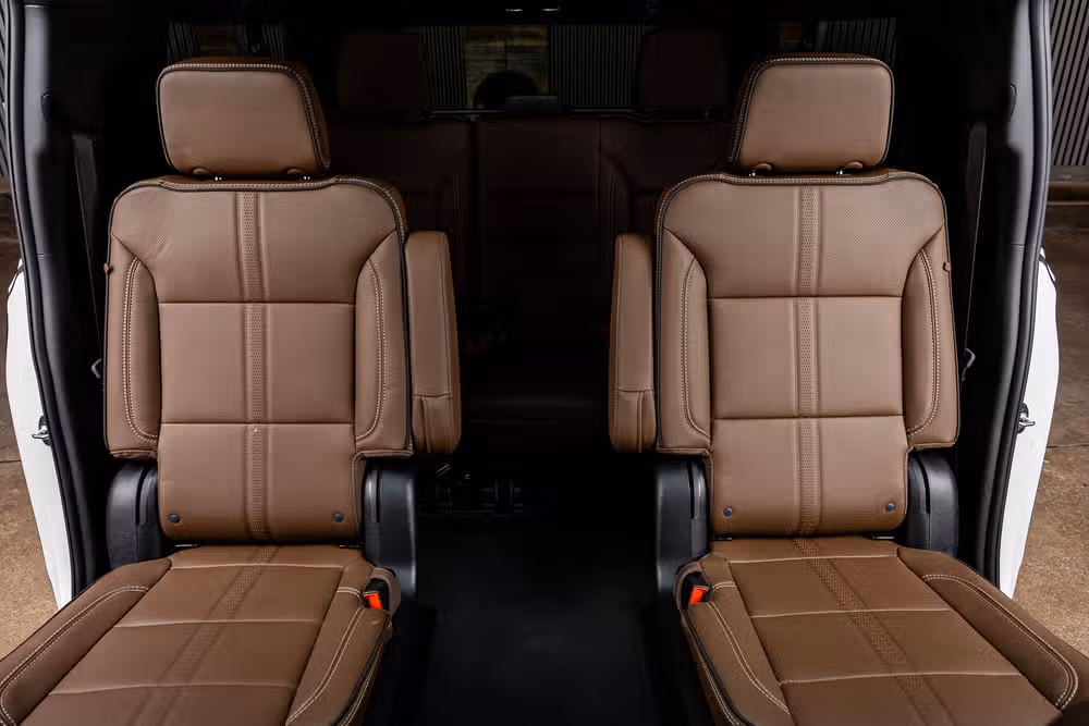 2025 Chevrolet Suburban High Country Image 35