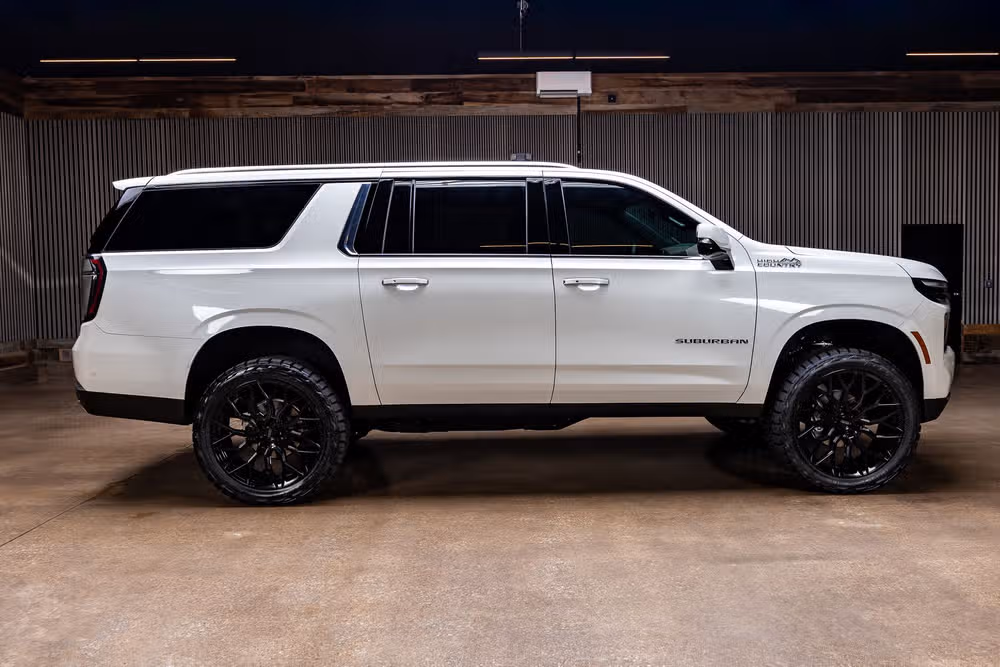 2025 Chevrolet Suburban High Country Image 11