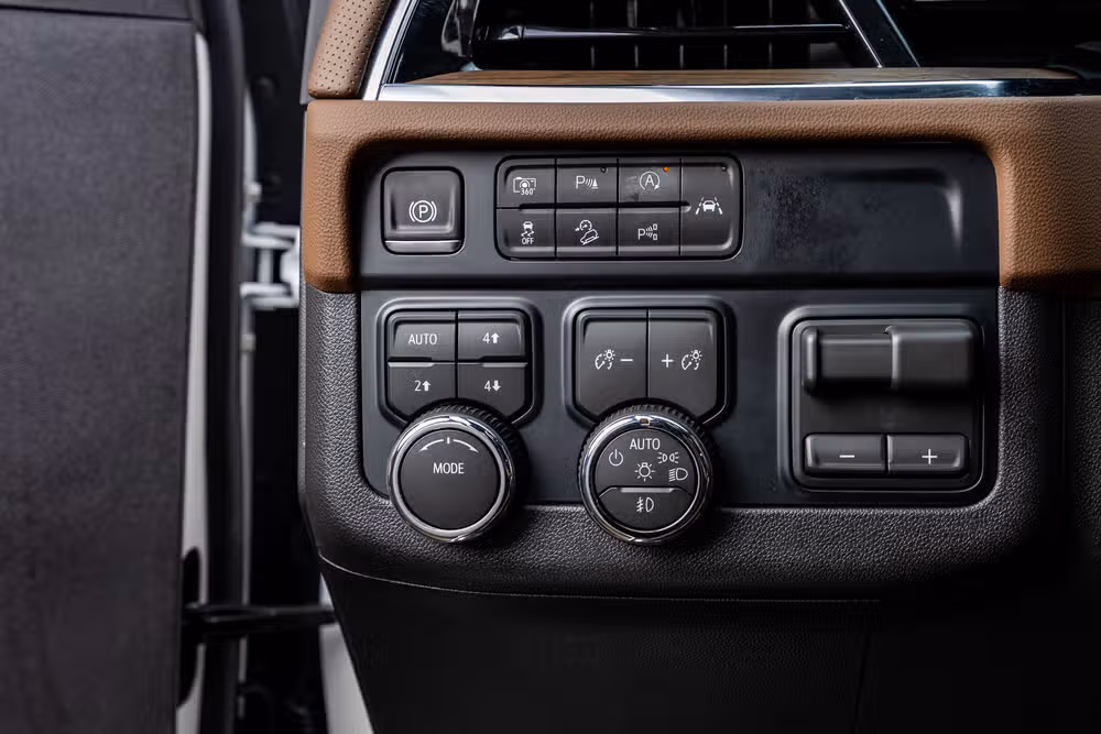 2025 Chevrolet Suburban High Country Image 21