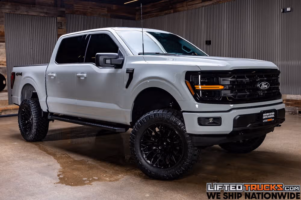 2026 Ford F-150 XLT SuperCrew Image 1
