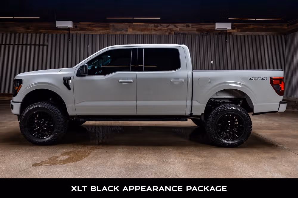 2026 Ford F-150 XLT SuperCrew Image 6