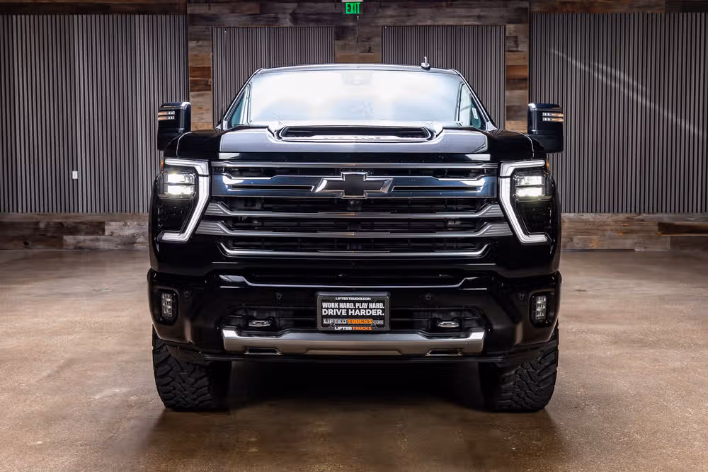 2024 Chevrolet Silverado 3500HD High Country Crew Cab Image 2