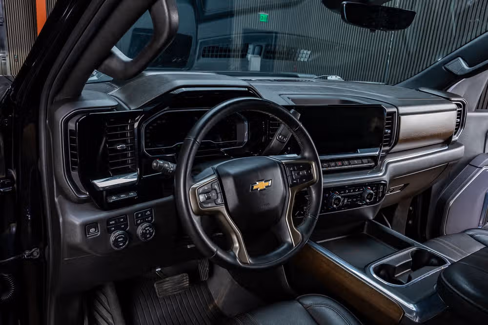 2024 Chevrolet Silverado 3500HD High Country Crew Cab Image 16