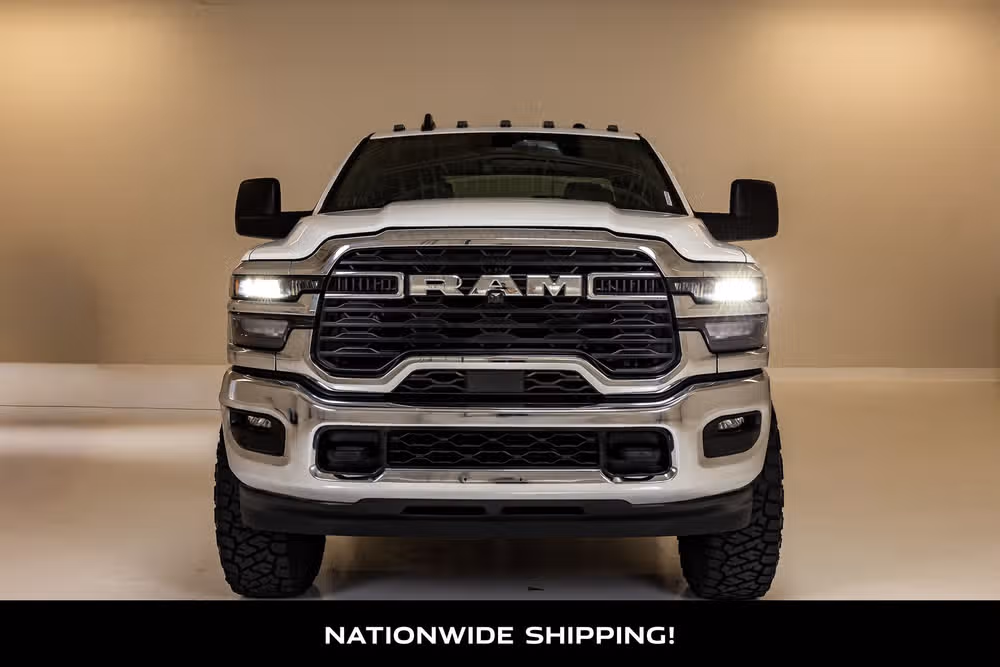 2025 Ram 2500 Tradesman Crew Cab Image 4