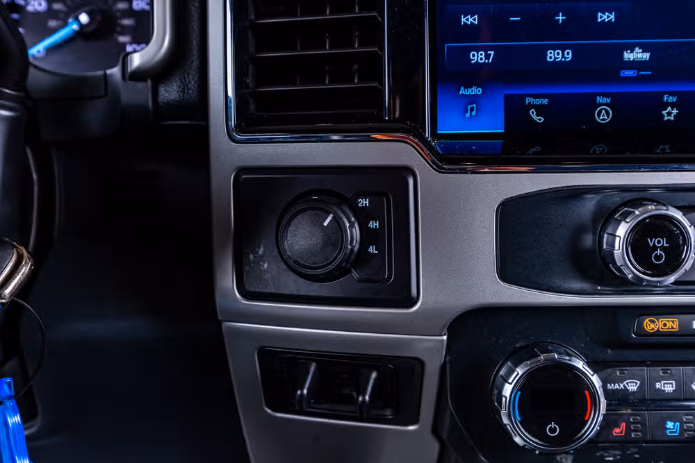 2022 Ford F-250 Super Duty Lariat Crew Cab Image 22