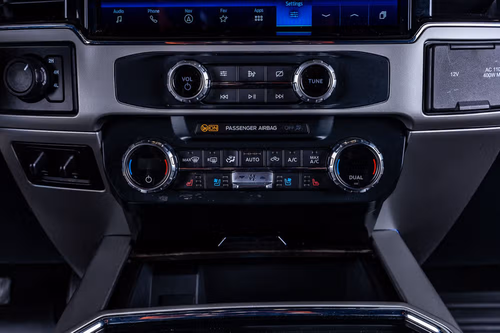 2022 Ford F-250 Super Duty Lariat Crew Cab Image 26