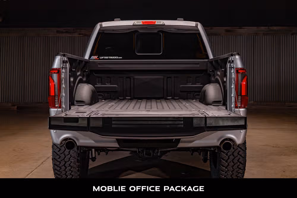 2024 Ford F-150 Lariat SuperCrew Image 9