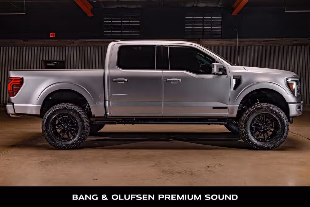 2024 Ford F-150 Lariat SuperCrew Image 11