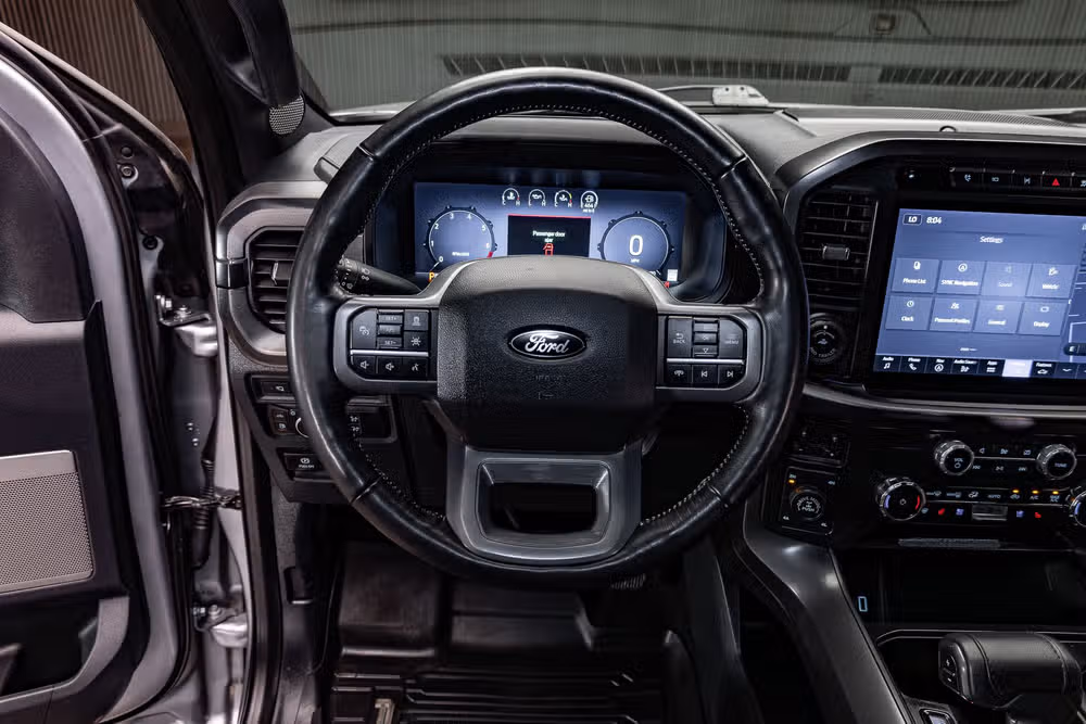 2024 Ford F-150 Lariat SuperCrew Image 17