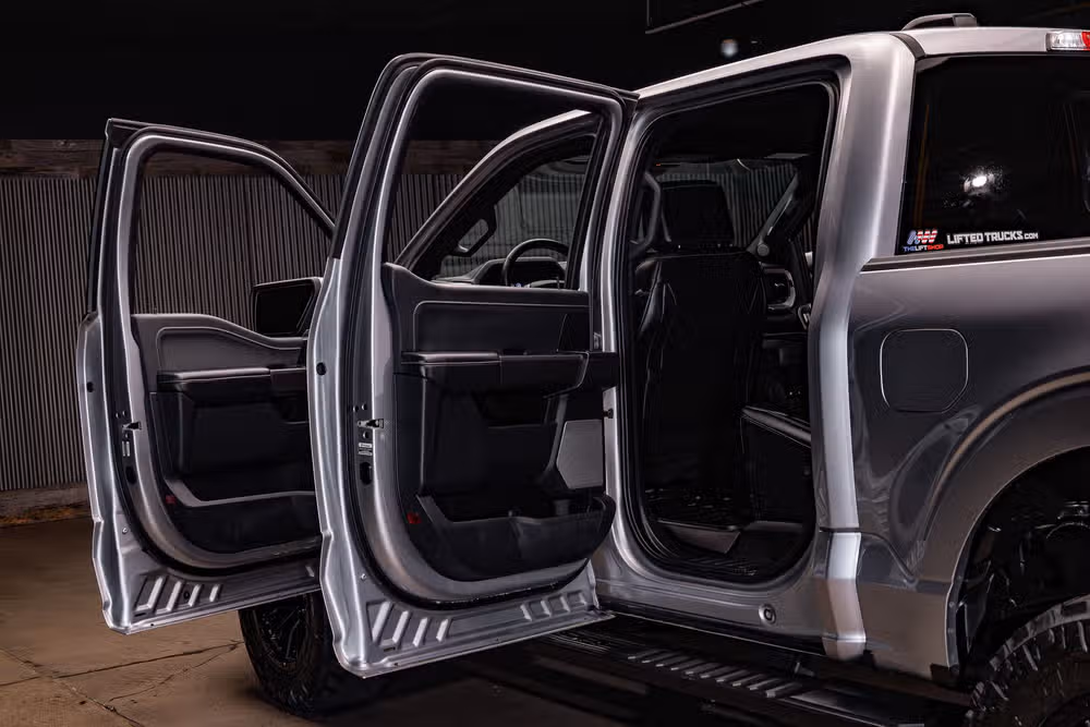 2024 Ford F-150 Lariat SuperCrew Image 32