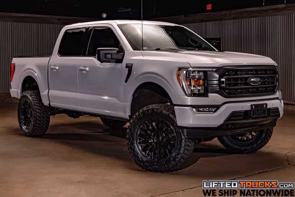 2021 Ford F-150 XLT SuperCrew Image 1