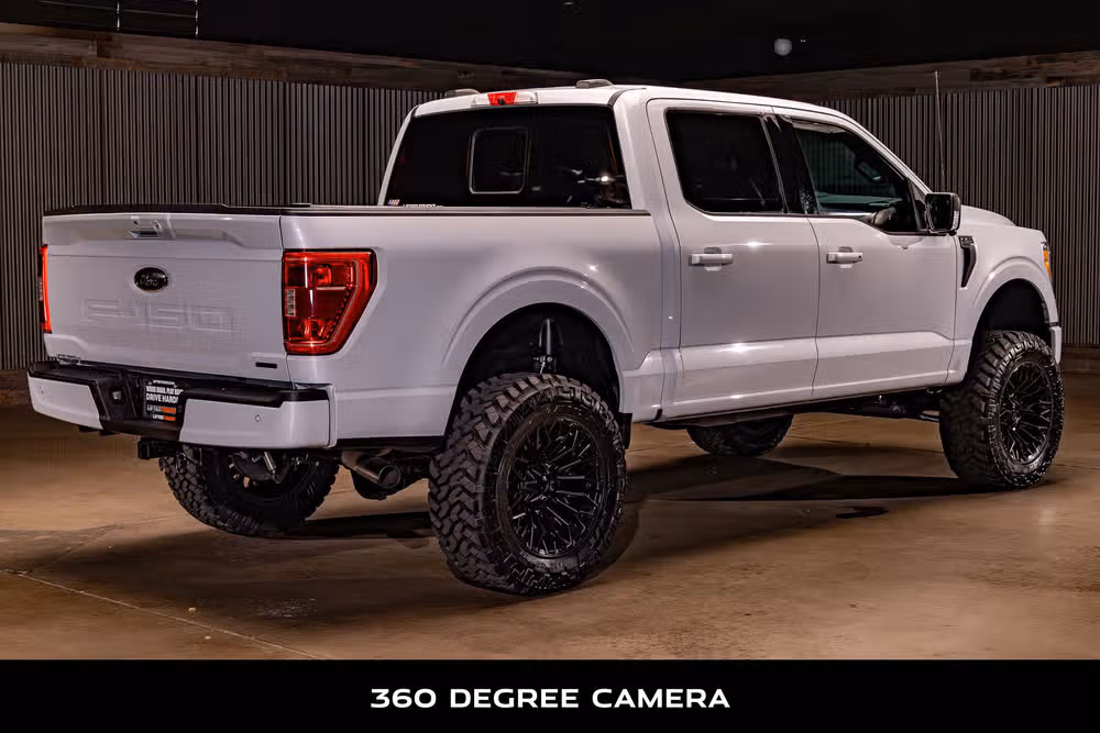 2021 Ford F-150 XLT SuperCrew Image 10