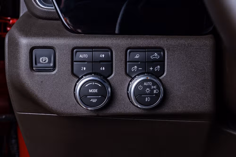 2026 GMC Sierra 2500HD SLT Crew Cab Image 22