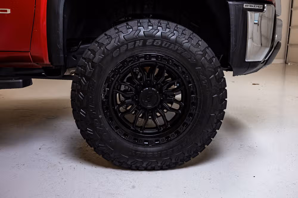 2026 GMC Sierra 2500HD SLT Crew Cab Image 12