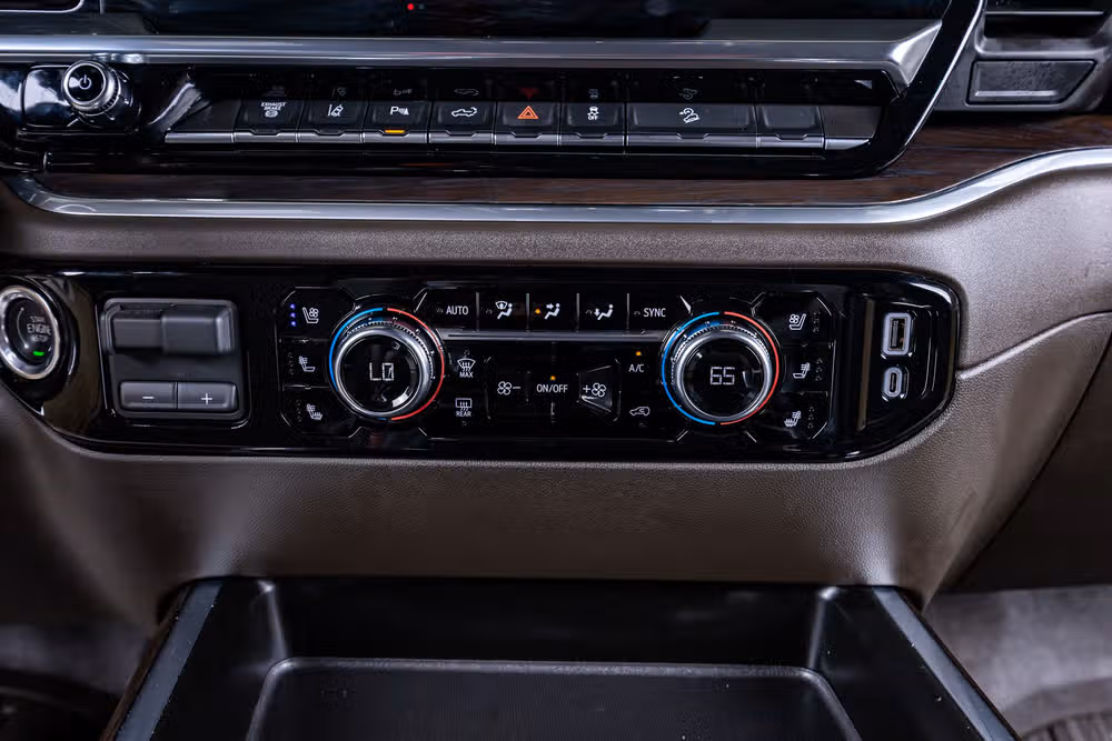 2026 GMC Sierra 2500HD SLT Crew Cab Image 27