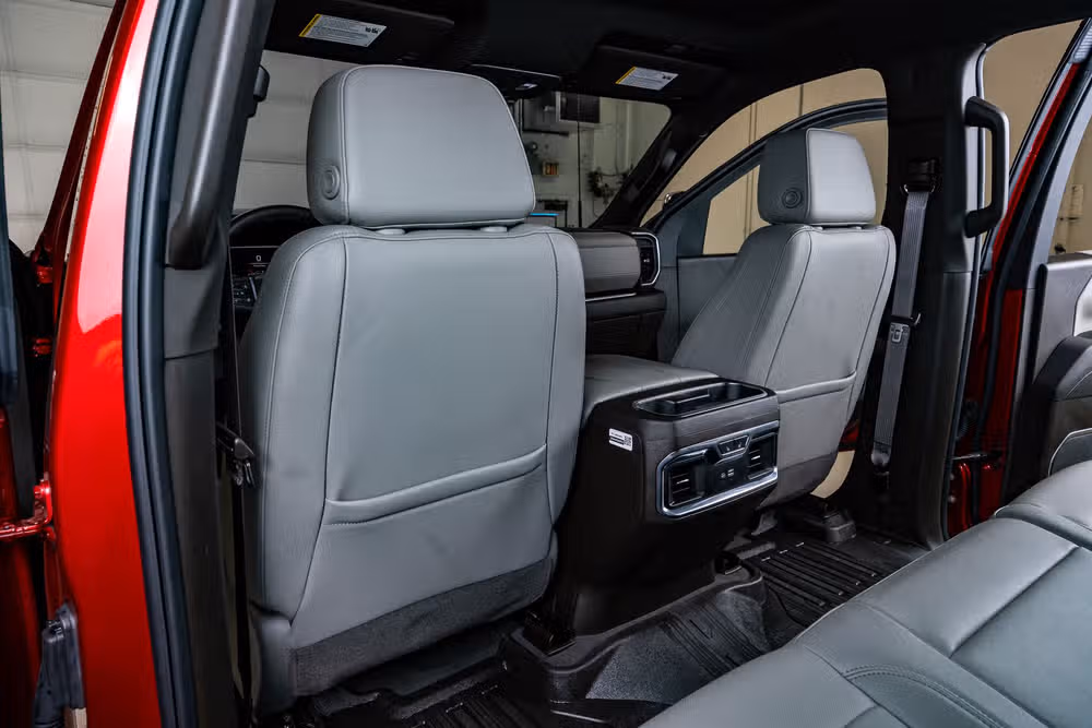 2026 GMC Sierra 2500HD SLT Crew Cab Image 34