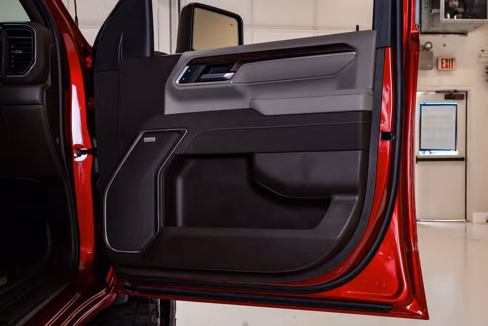 2026 GMC Sierra 2500HD SLT Crew Cab Image 37