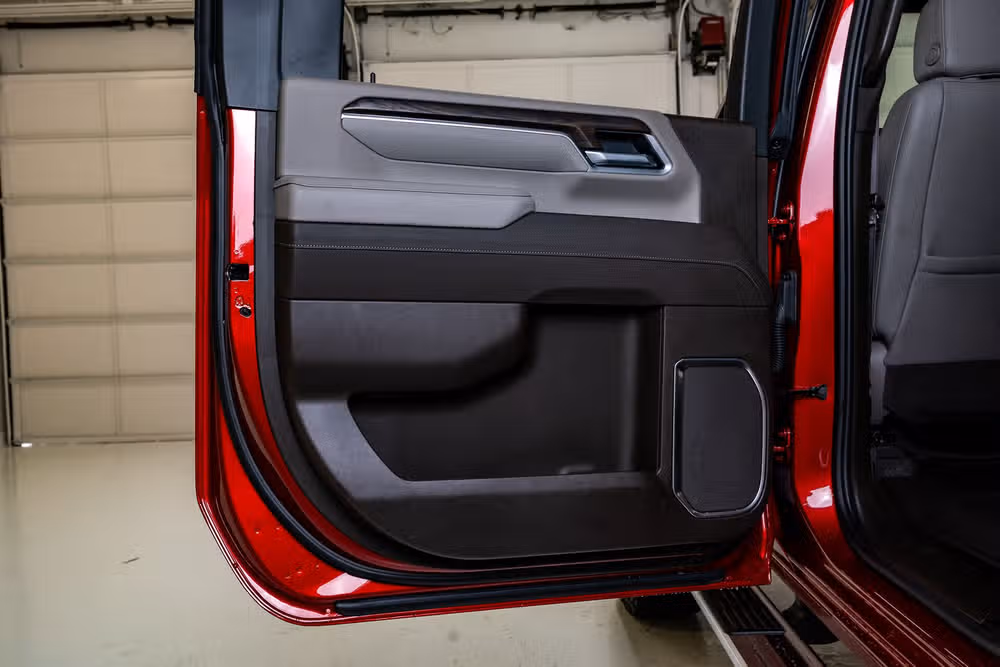 2026 GMC Sierra 2500HD SLT Crew Cab Image 38